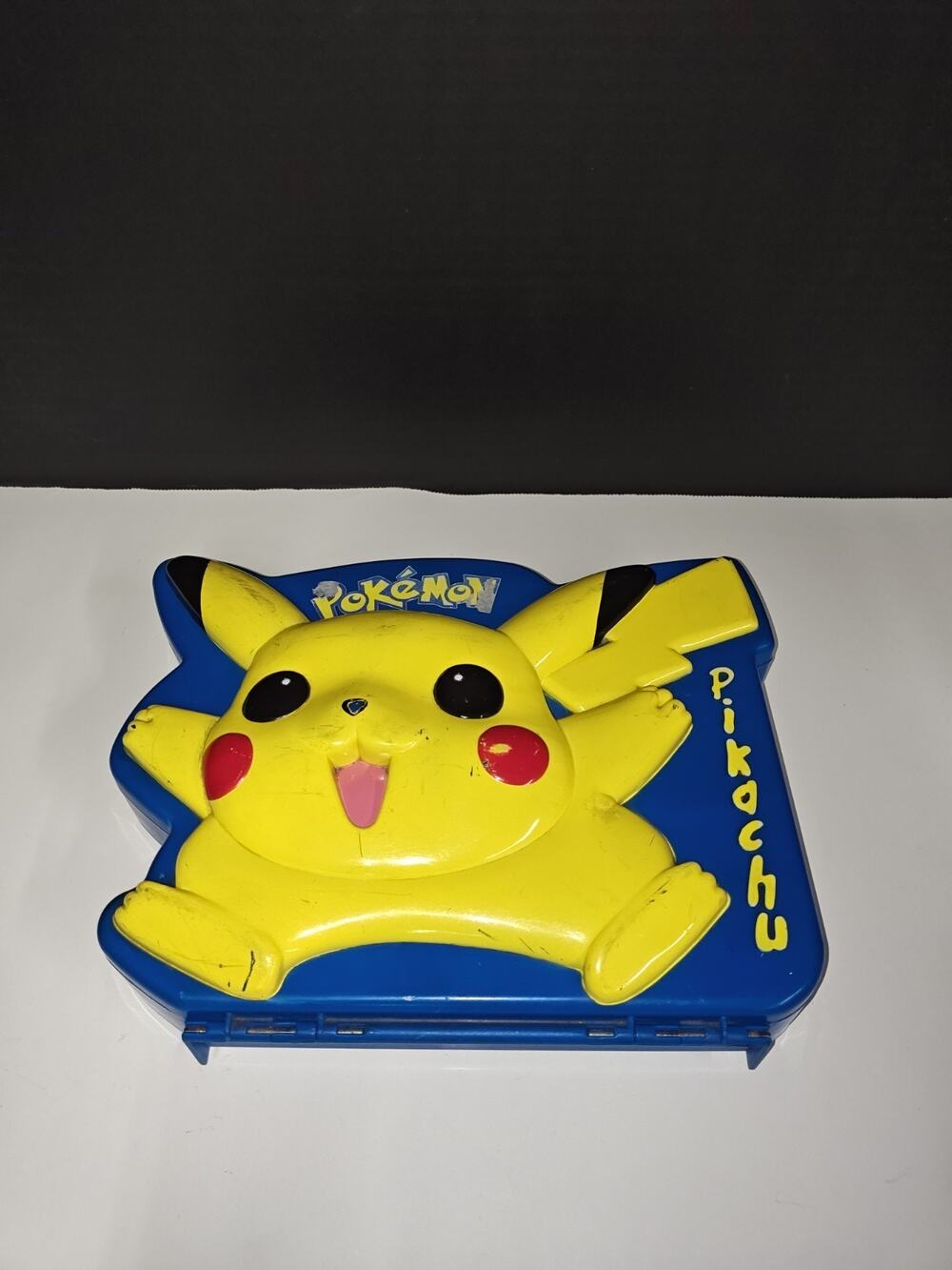 Pokemon Pikachu Nintendo Rose Art Plastic Carrying Case Vintage Collectible 1999
